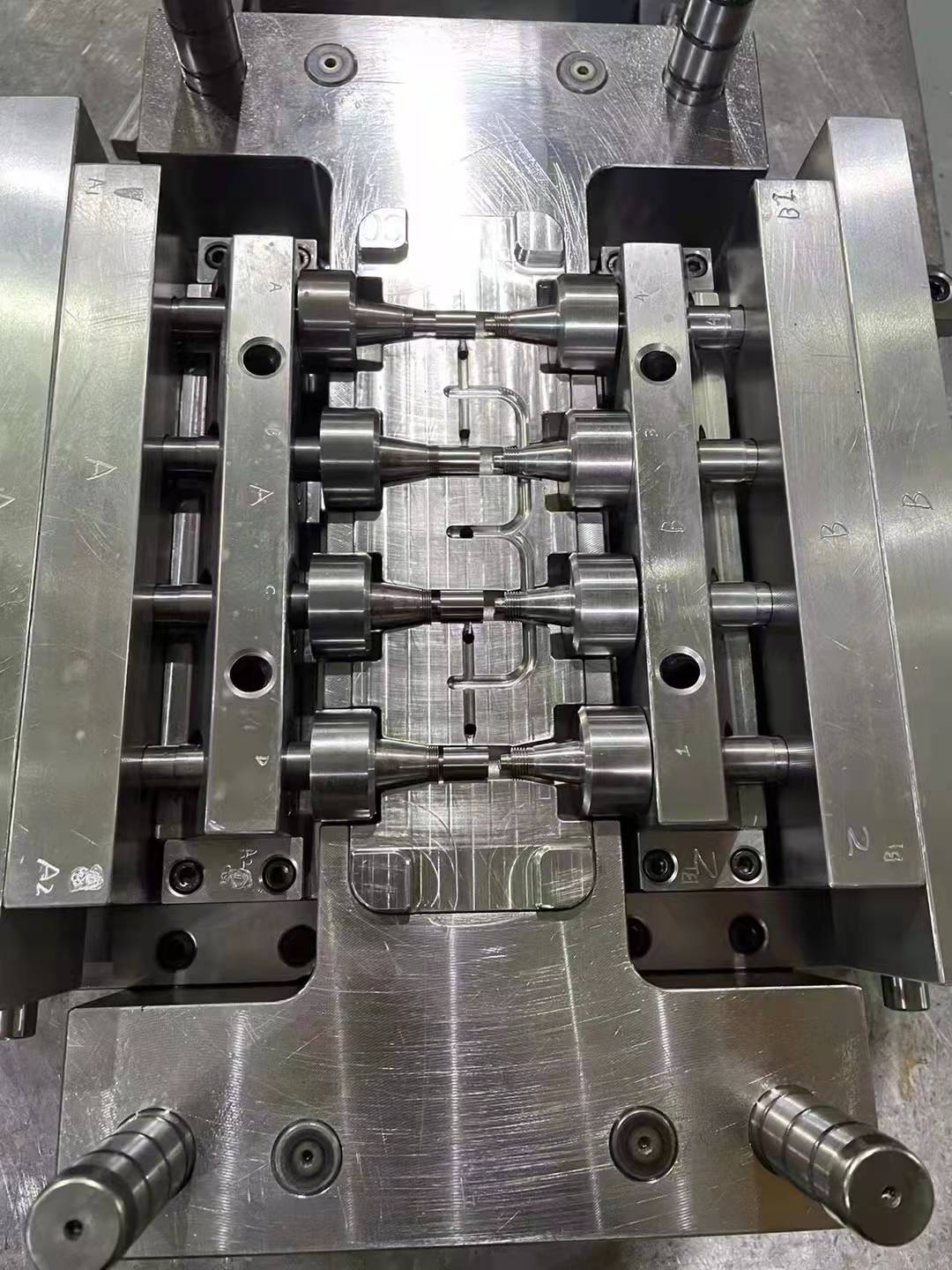Industrial precision connector mould medical connector mould