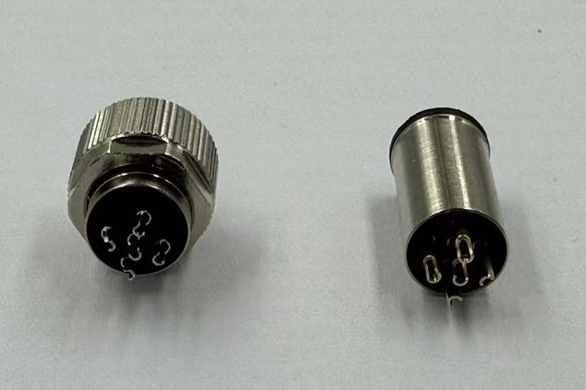 Why M12 Connectors Are Essential for Smart Manufacturing