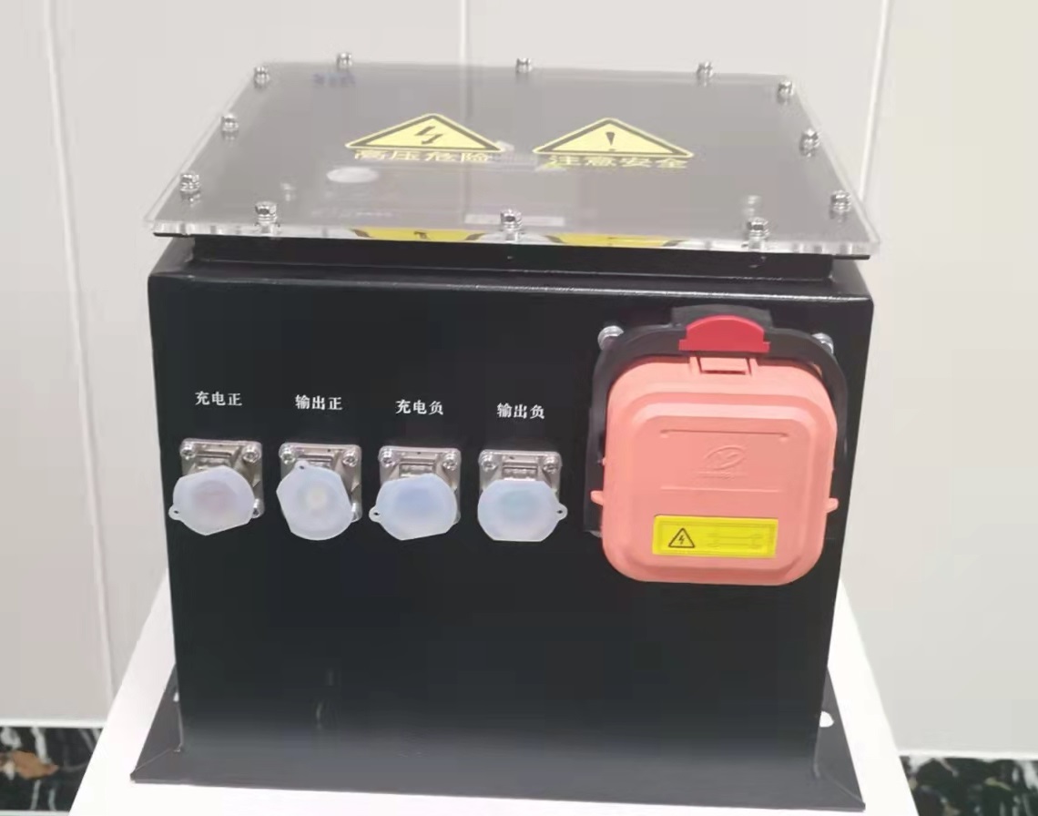 重型汽车PDU接线盒1500V连接器接线盒