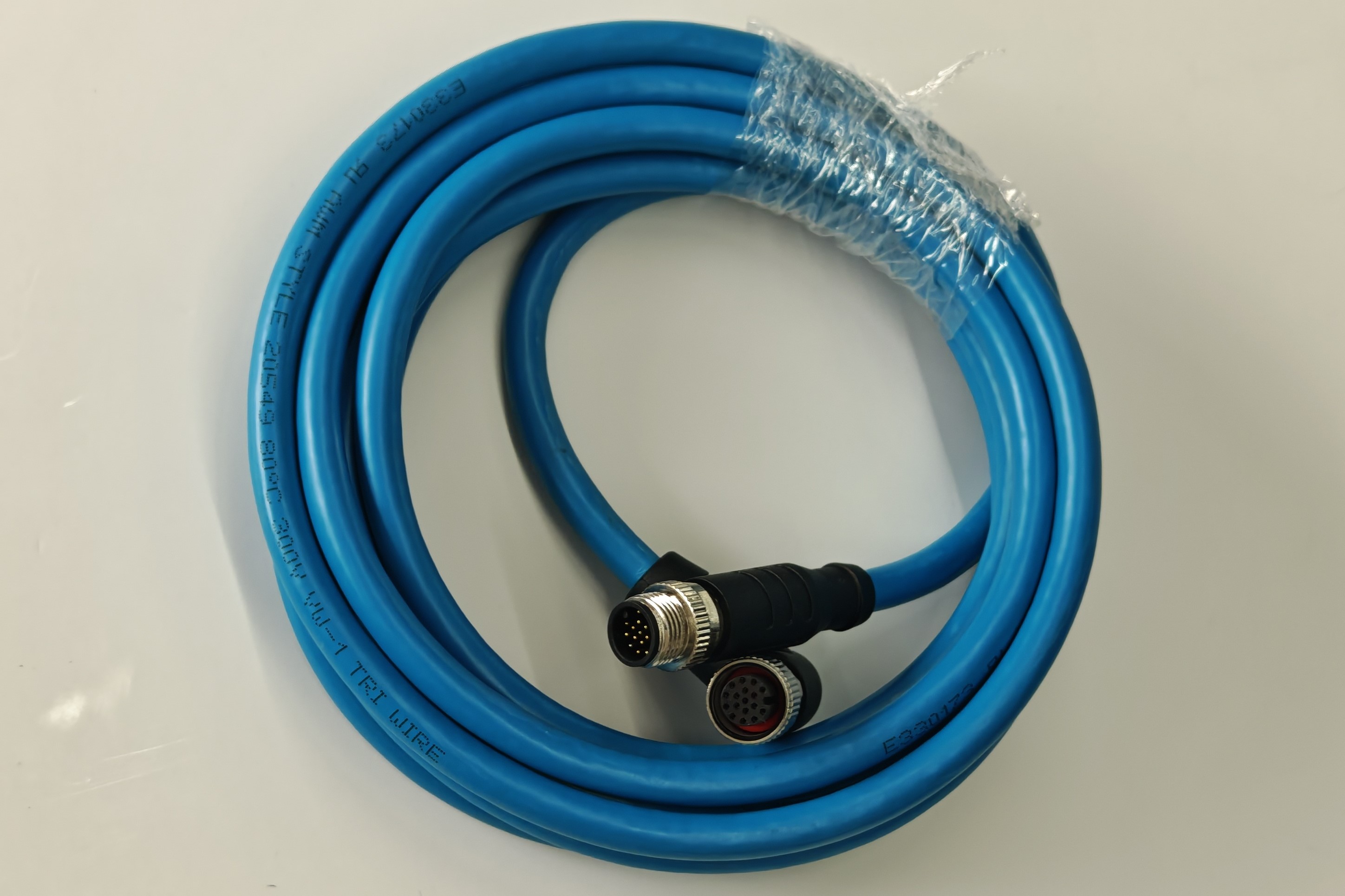 5针M6防水连接器设计中的电缆直径和装配灵活性优势