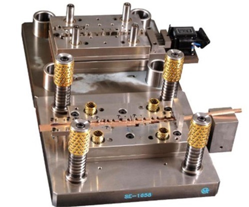 Industry stamping M12 crimping terminal die