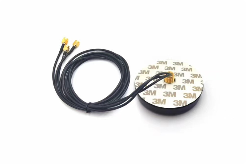 High frequency and low resistance coaxial connector for signal cable
