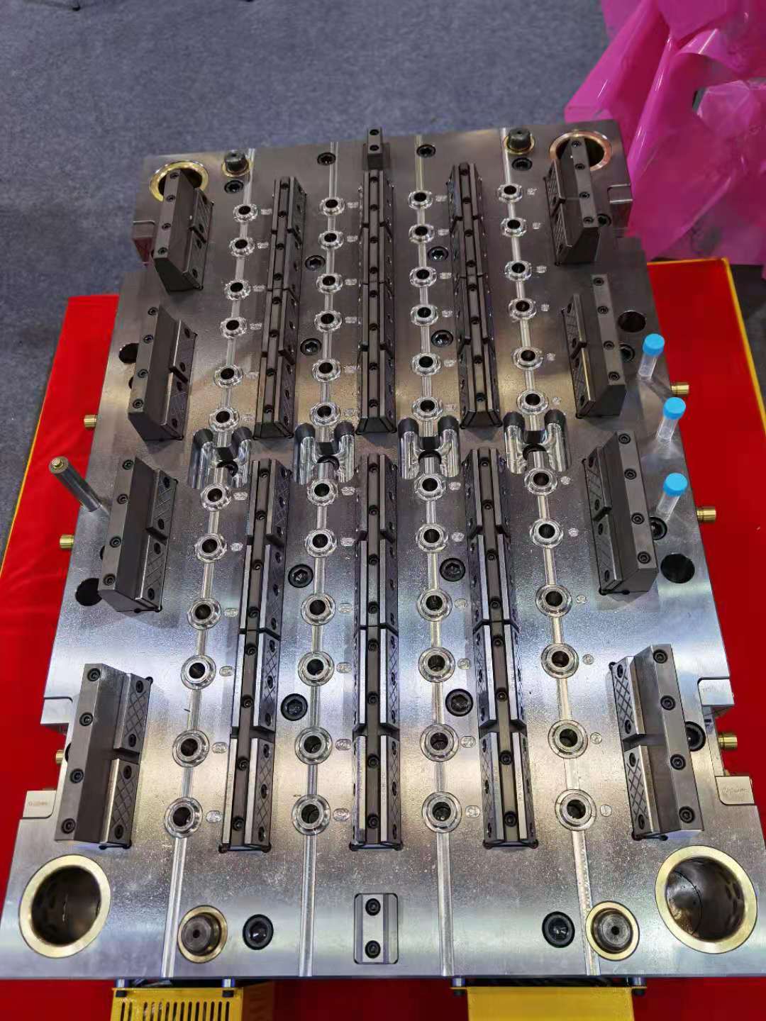 Medical Plastic mould for precision medical connector