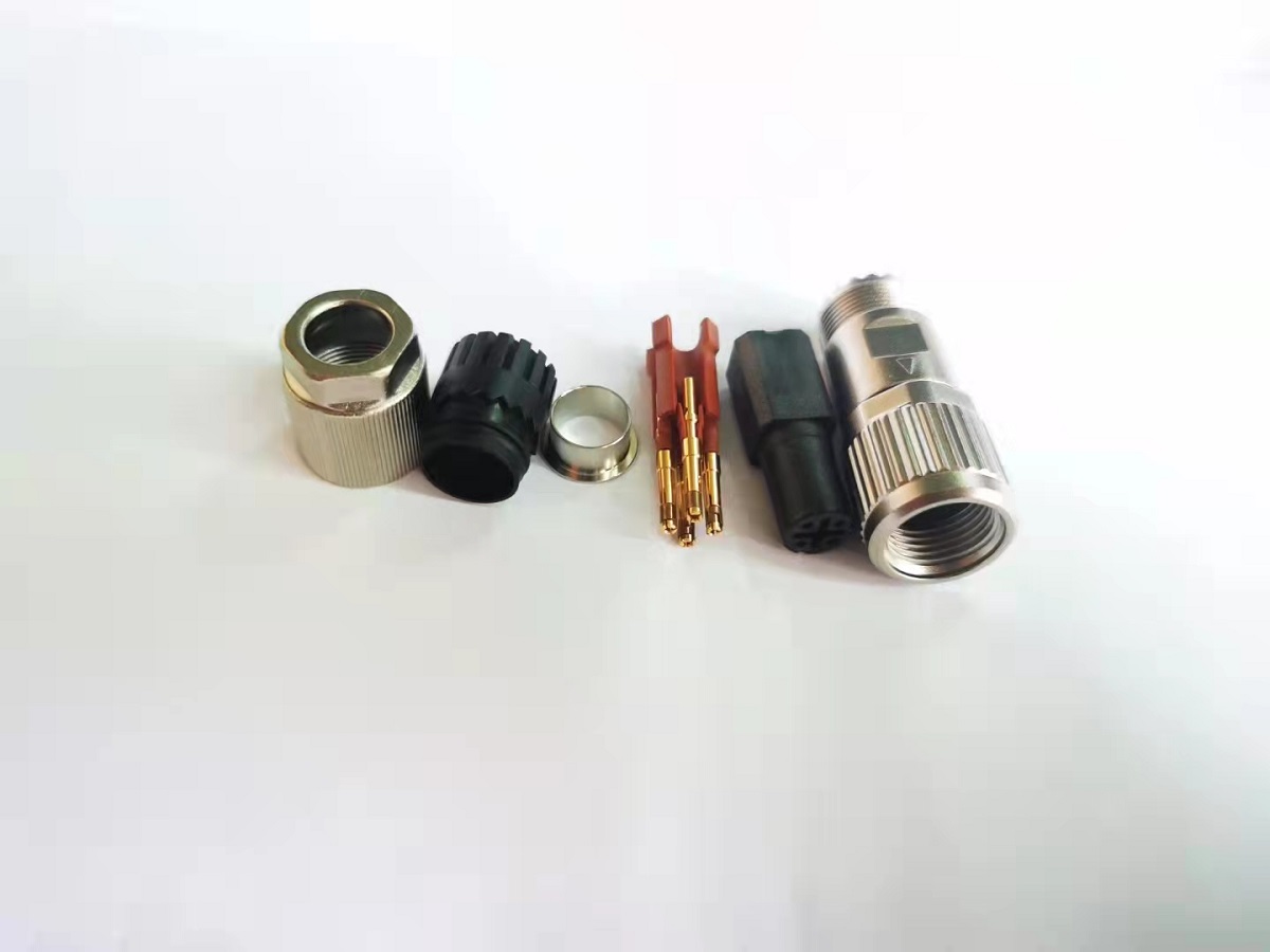 Circular shielded M12 industrial connector field crimping contact connector