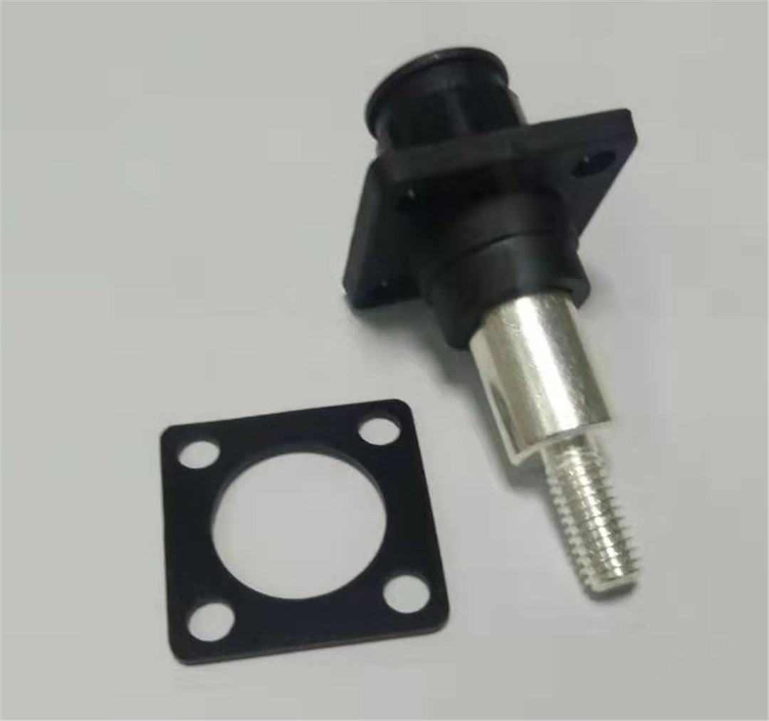 光伏储能TUV认证连接器机箱120A应用连接器