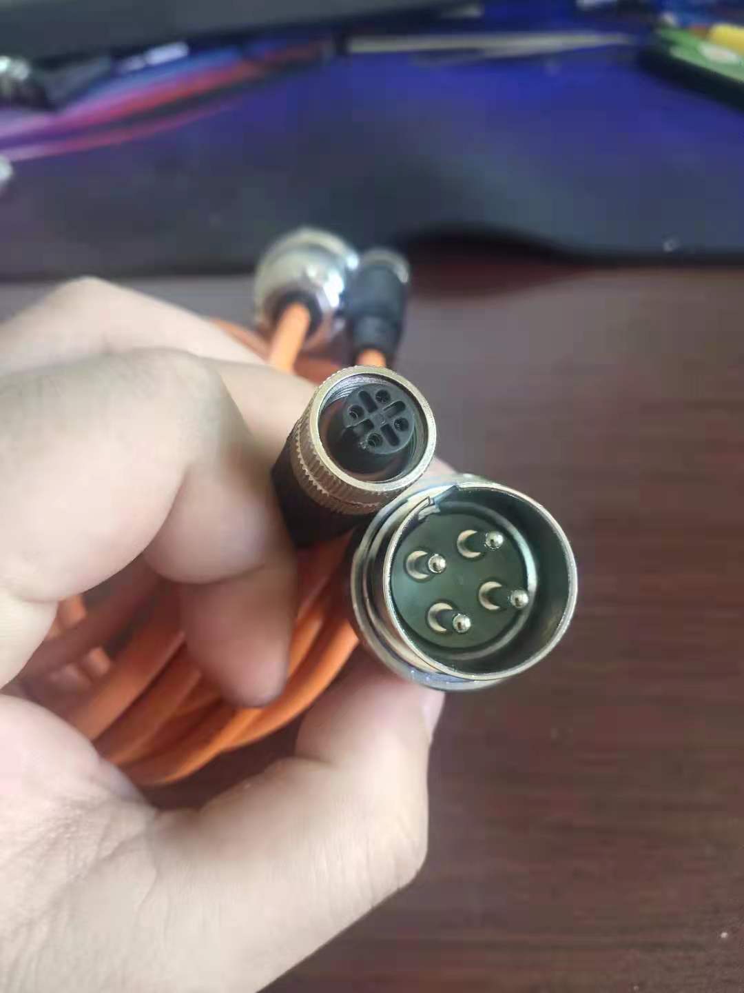 M12防水工业连接器4pin A-coded 防呆口连接线