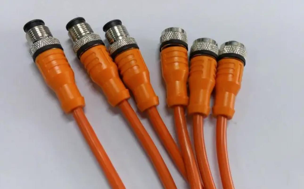 IEC工业连接器接线盒M12 5pin 输入M23 17Pin 输出工业接线盒