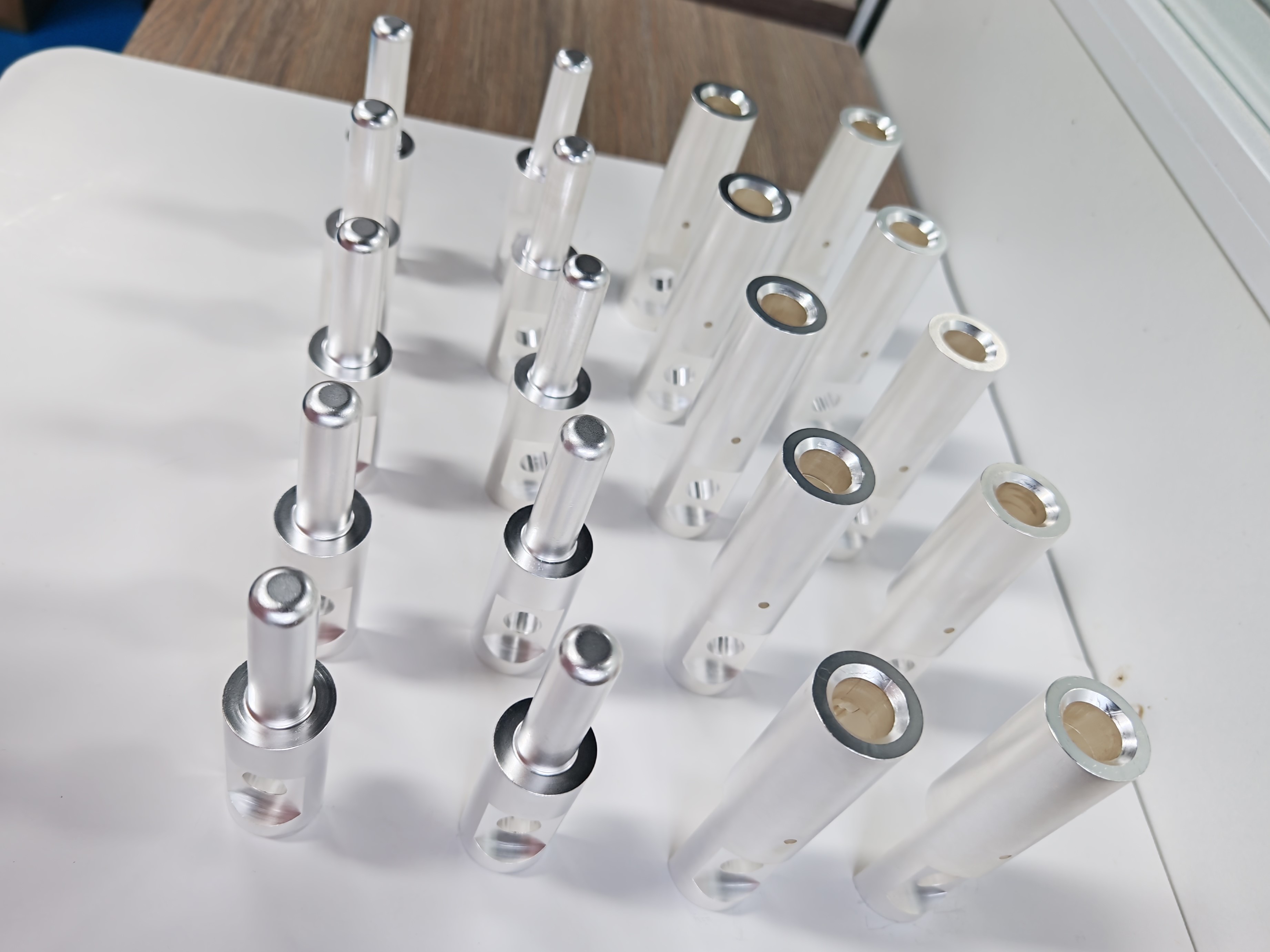 在经济实惠的M5连接器电缆供应商选项中，引脚数对互连设备密度的影响